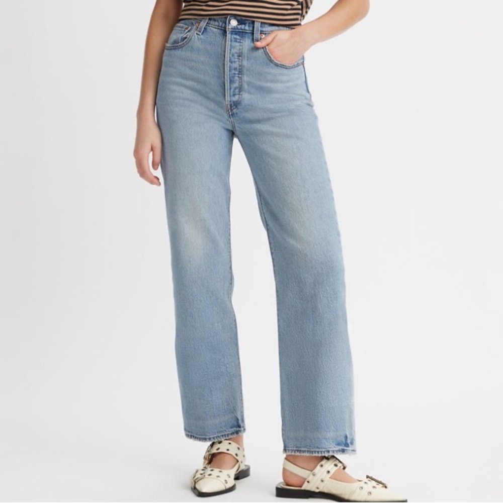 Levi’s Ribcage Straight Ankle Jeans